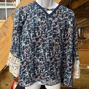 Women’s 1X Floral Navy Blouse